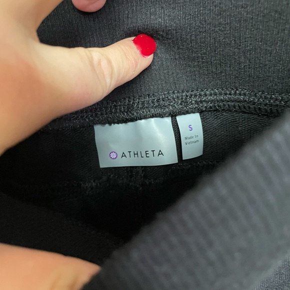 | Athleta | shorts. Size S. - Picture 3 of 7